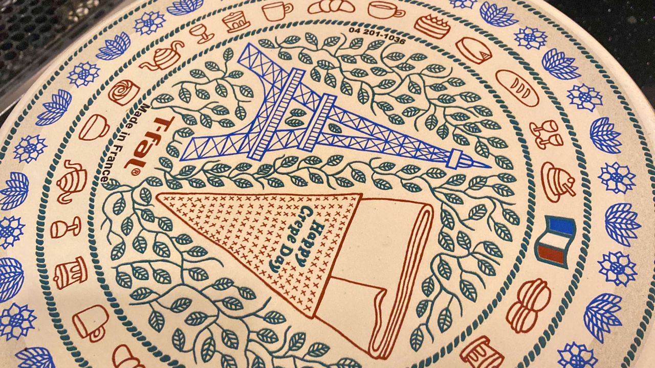 愛用しているクレープ専用フライパン